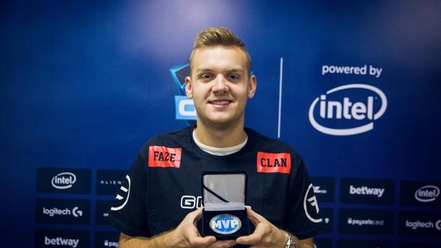 Crisp赛后更博：继续一起努力走下去吧